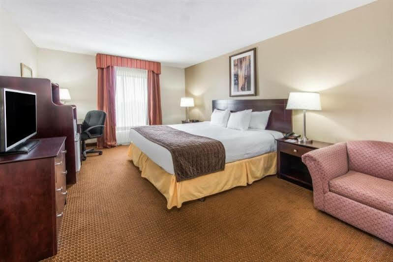 Hotel Ramada By Wyndham Elizabethtown Extérieur photo